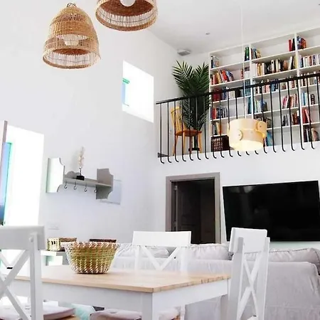 Typical Canarian House With Fabulous Sea Views Дом отдыха Тиас